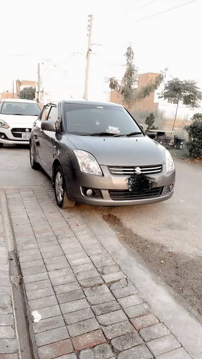 Suzuki Swift DLX 2012