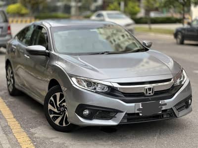 Honda Civic 1.8 Prosmetic 2017 in out class condition