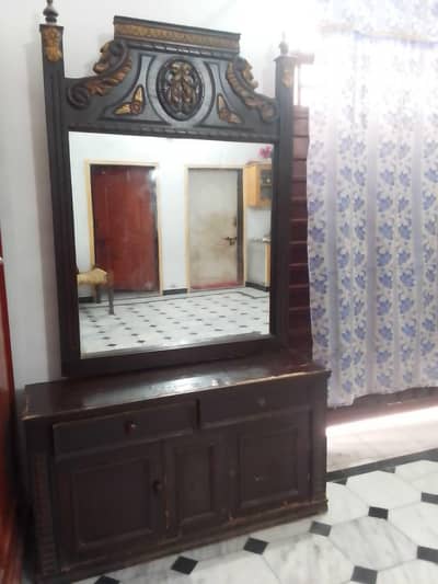 dressing table