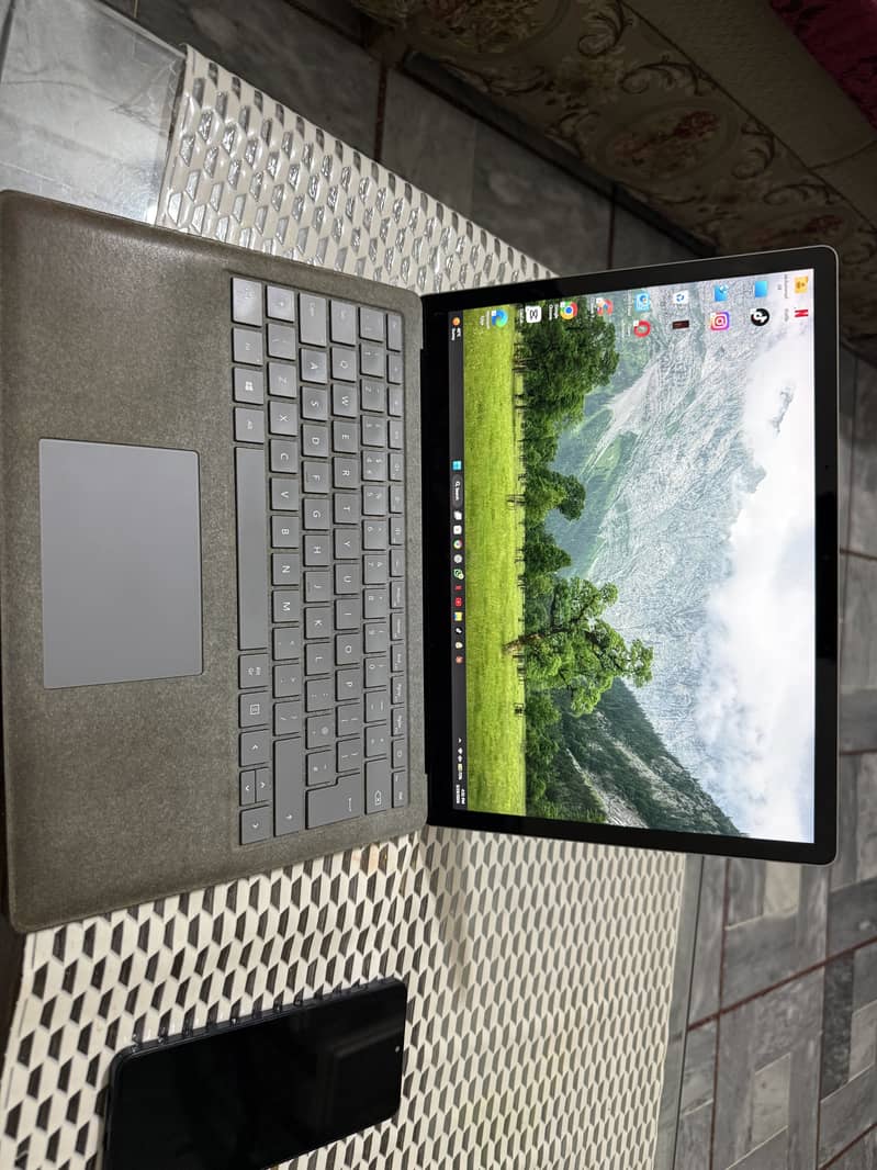 Microsoft surface laptop 2 0