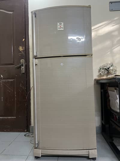 Dawlance LVS Double Door Refrigerator Color: Silver/Champagne Finish