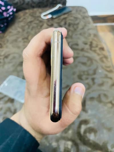 64 gb iPhone 11 Pro Max pta approved 77 helath no exhmage