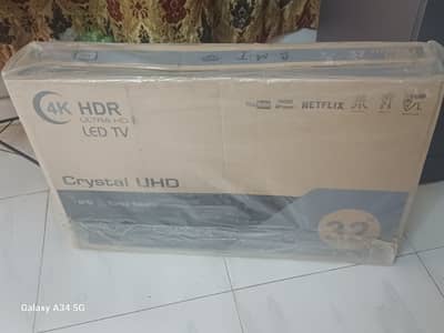 Box Pack 32'' Smart LED TV 8 MP (4K/UHD)