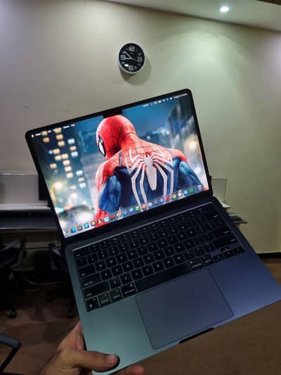 Macbook Air 13" Midnight M3 8GB/256GB
