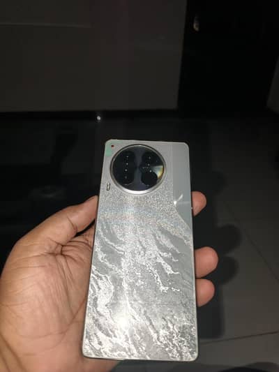 Tecno Camon 30