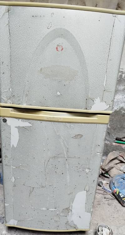 Dawlance fridge small size for sale Gas Leak he compressor genuine hai