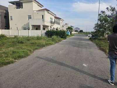 DHA PHASE 7 Y BLOCK PLOT NO 2670 BEST LOCATION FOR SALE