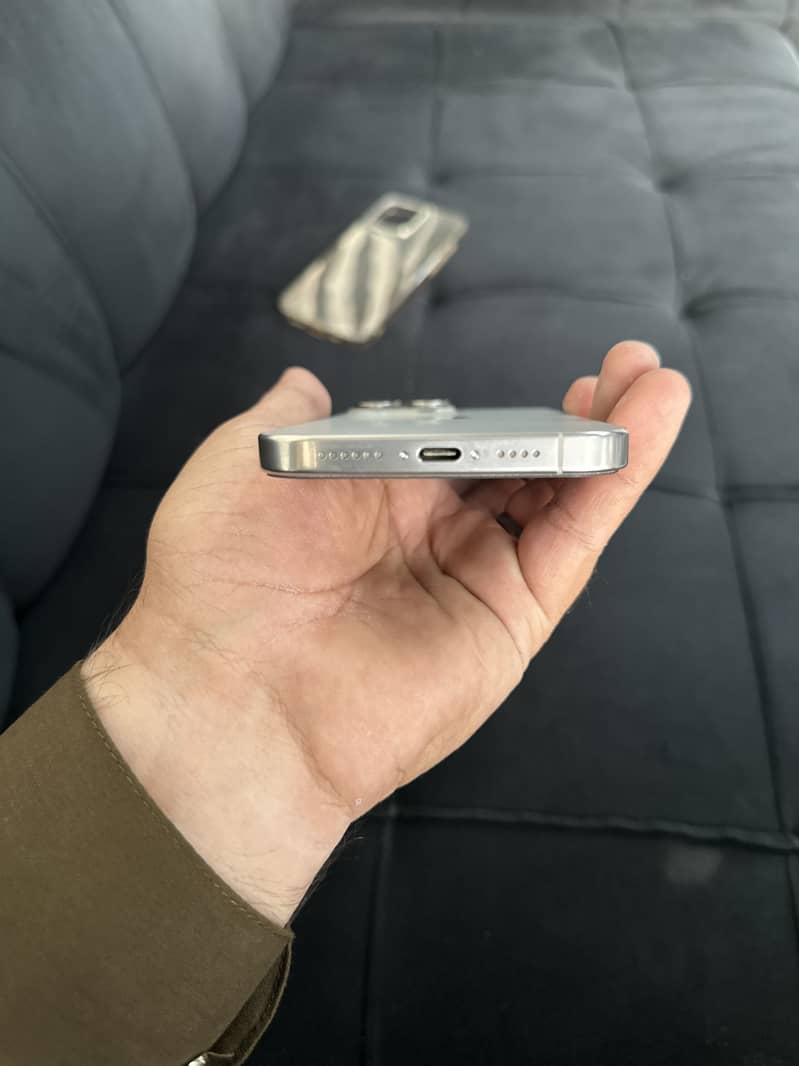 Iphone 16 pro max 2