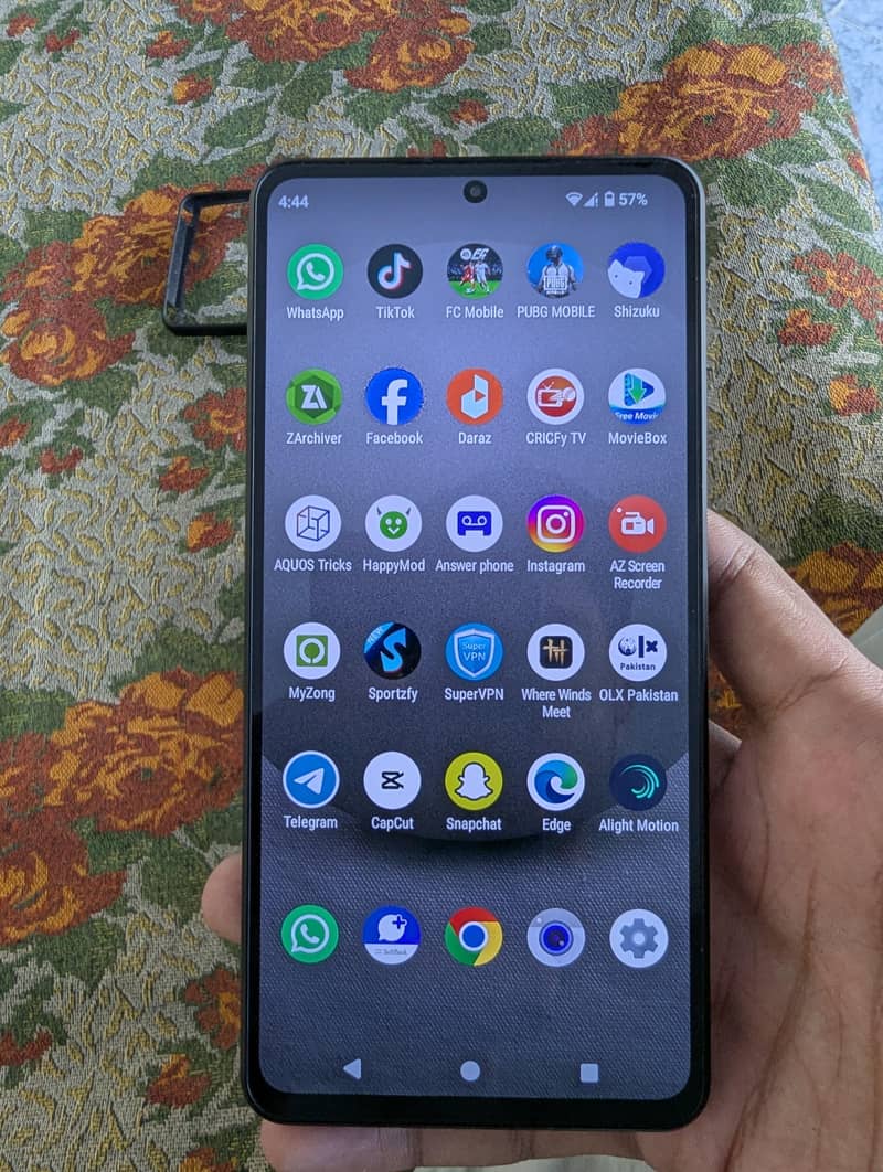 Sharp Aquos R7 4