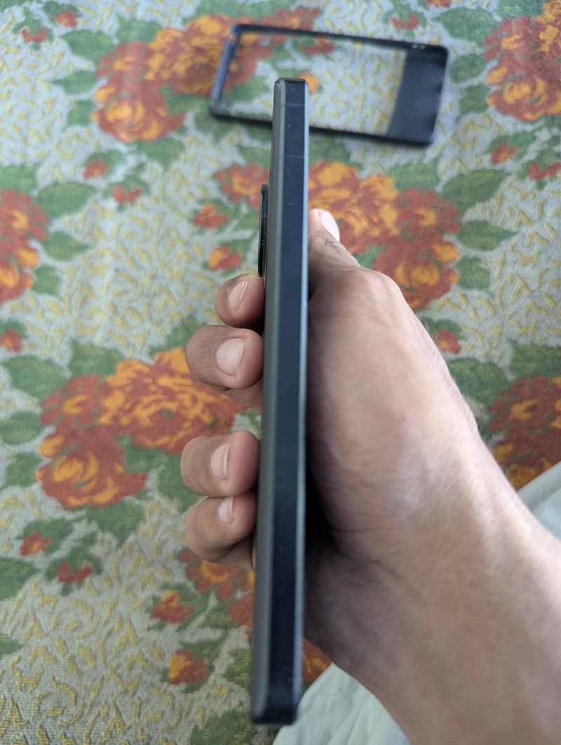 Sharp Aquos R7 6