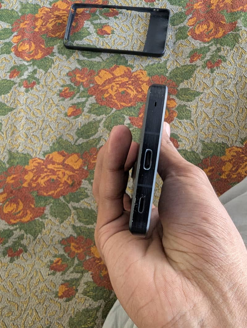 Sharp Aquos R7 7