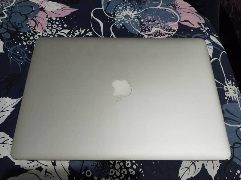 macbook pro 2015 2