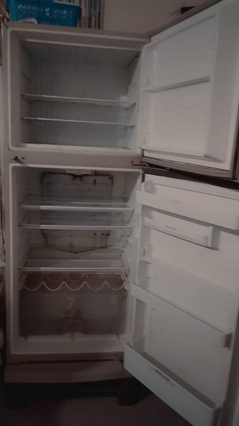 refrigerator 0