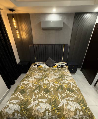 One bedroom dealy basis hotel furnished apartment available for rent in bahria Twon Lahore
