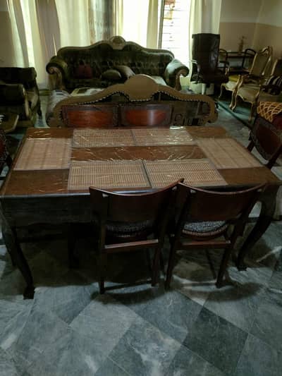 dining table for sale urgent