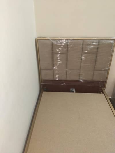 Cushioned Single Bed for Sale