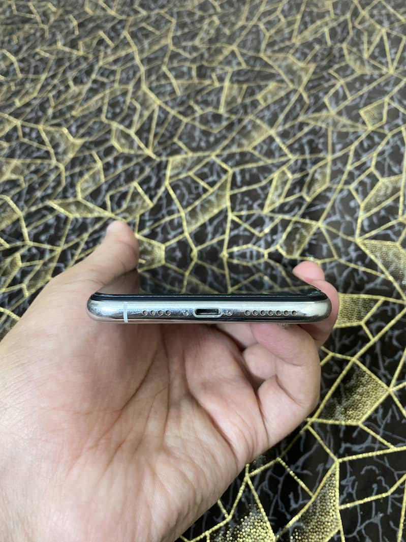 iPhone 11 Pro Max 5