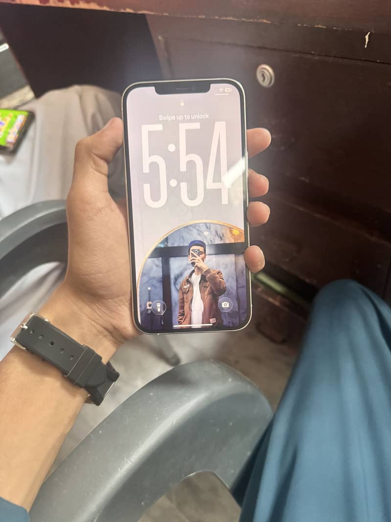 Iphone 12 pro max 9