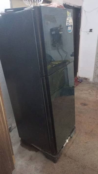 Dawlance fridge argent sale 70,000 Gais 1 time change  condition 9/10