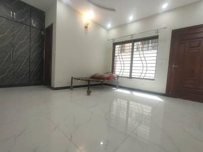 35x70 10 Marla House Prime Location For Rent In G-13