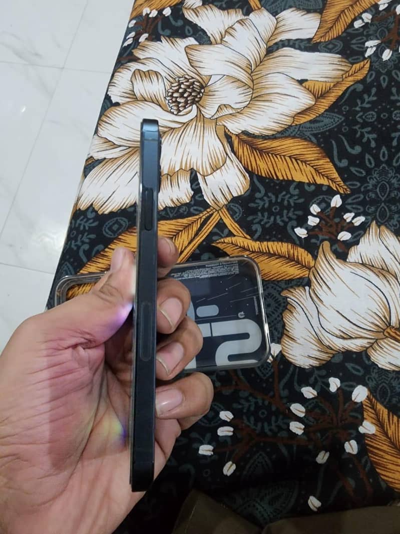 iphone 12 Pro 1