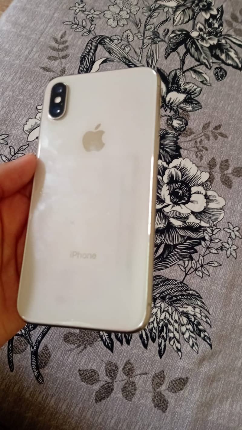 Apple iPhone X 4