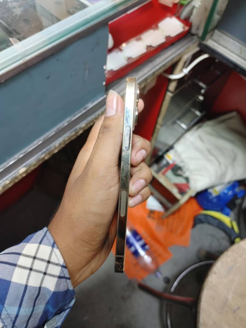 iPhone 13 pro max 2