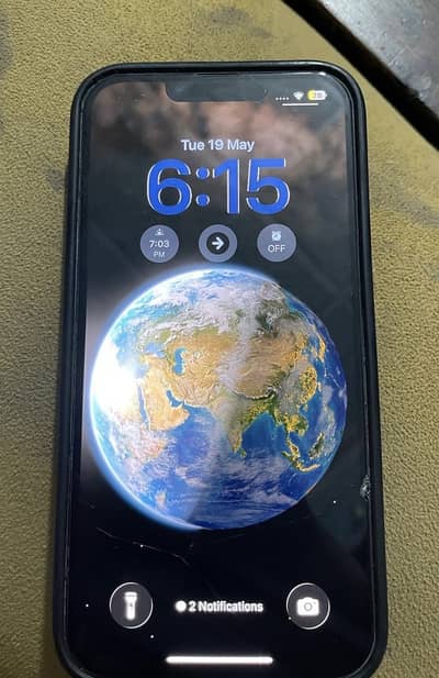 Apple iPhone 13