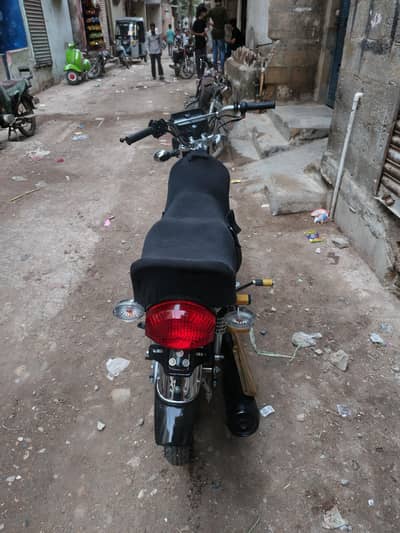 Honda CG-125 SE Golden edition 2026