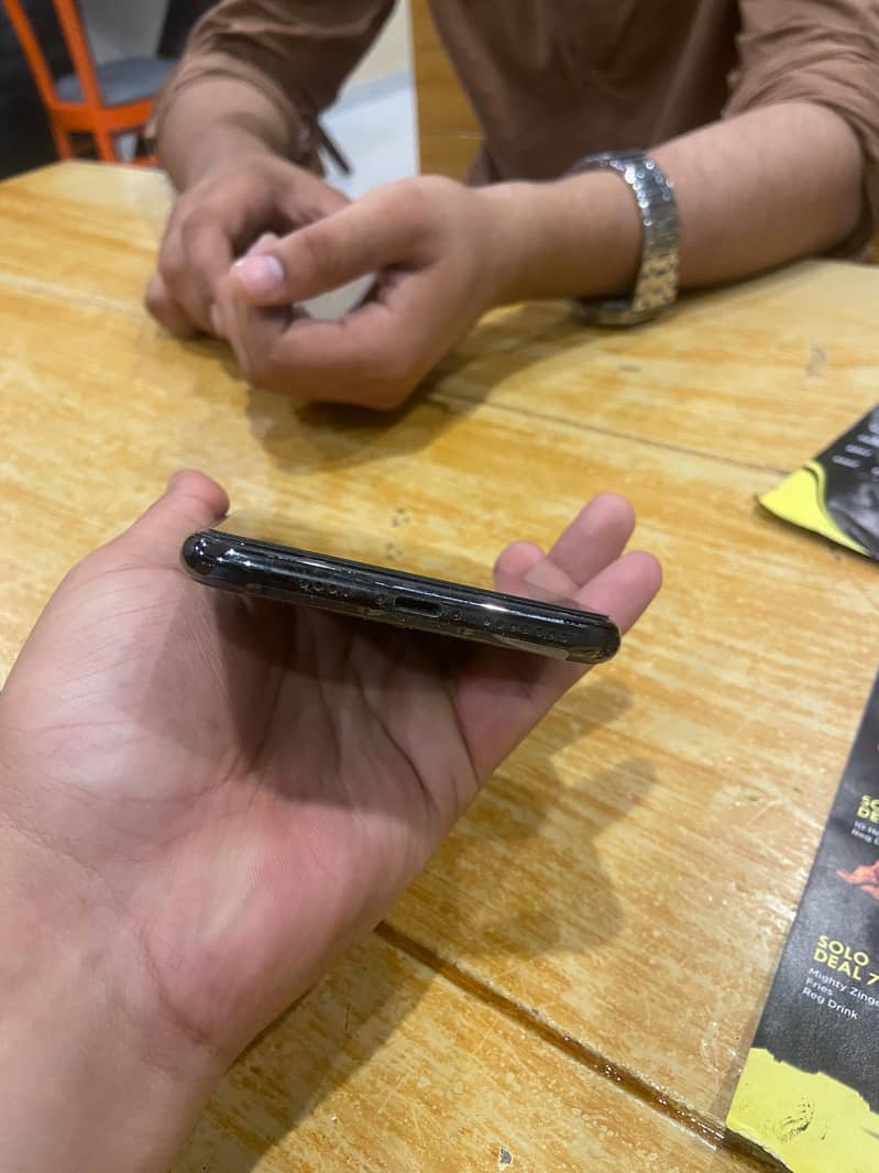 Iphone 11 Pro Max 4