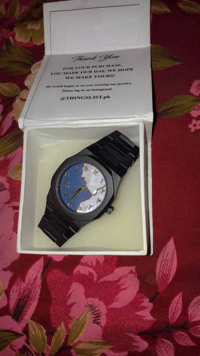Blue and white marble aura watch