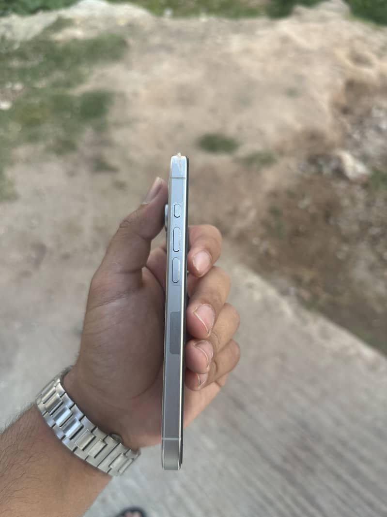 Iphone 15 Pro 4