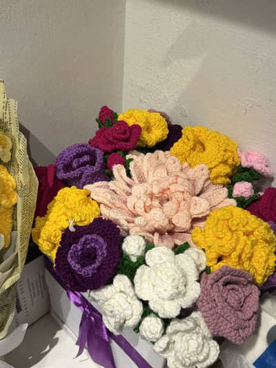 Bundle of crochet flowers