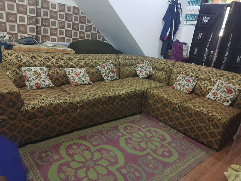L Shaped sofa 0