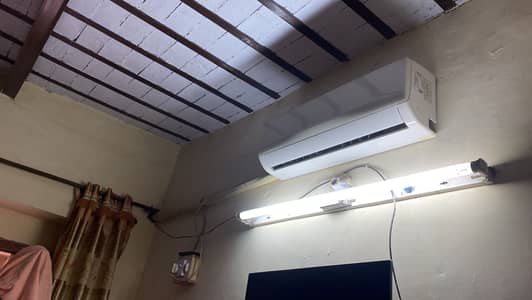 Gree 1 ton Dc inverter