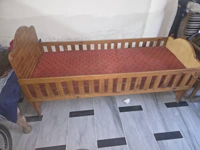 bed made from diyaar wood