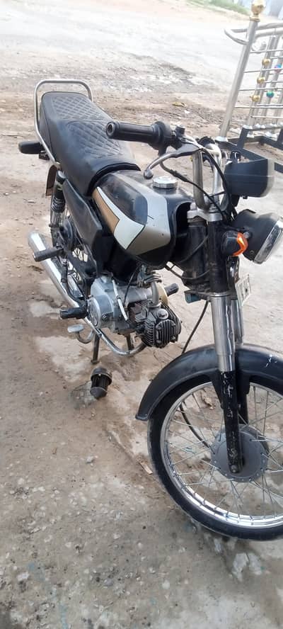 urgent sale Hi speed bike 2014 model ha 17 me register ha engine 10/10