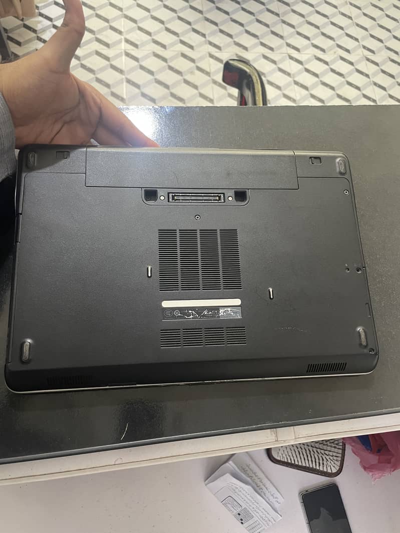 Dell Latitude E6440 3