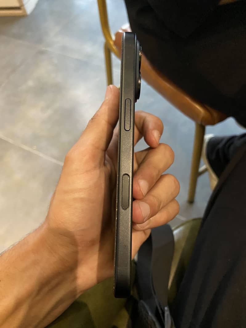 Iphone 16 (128) 6