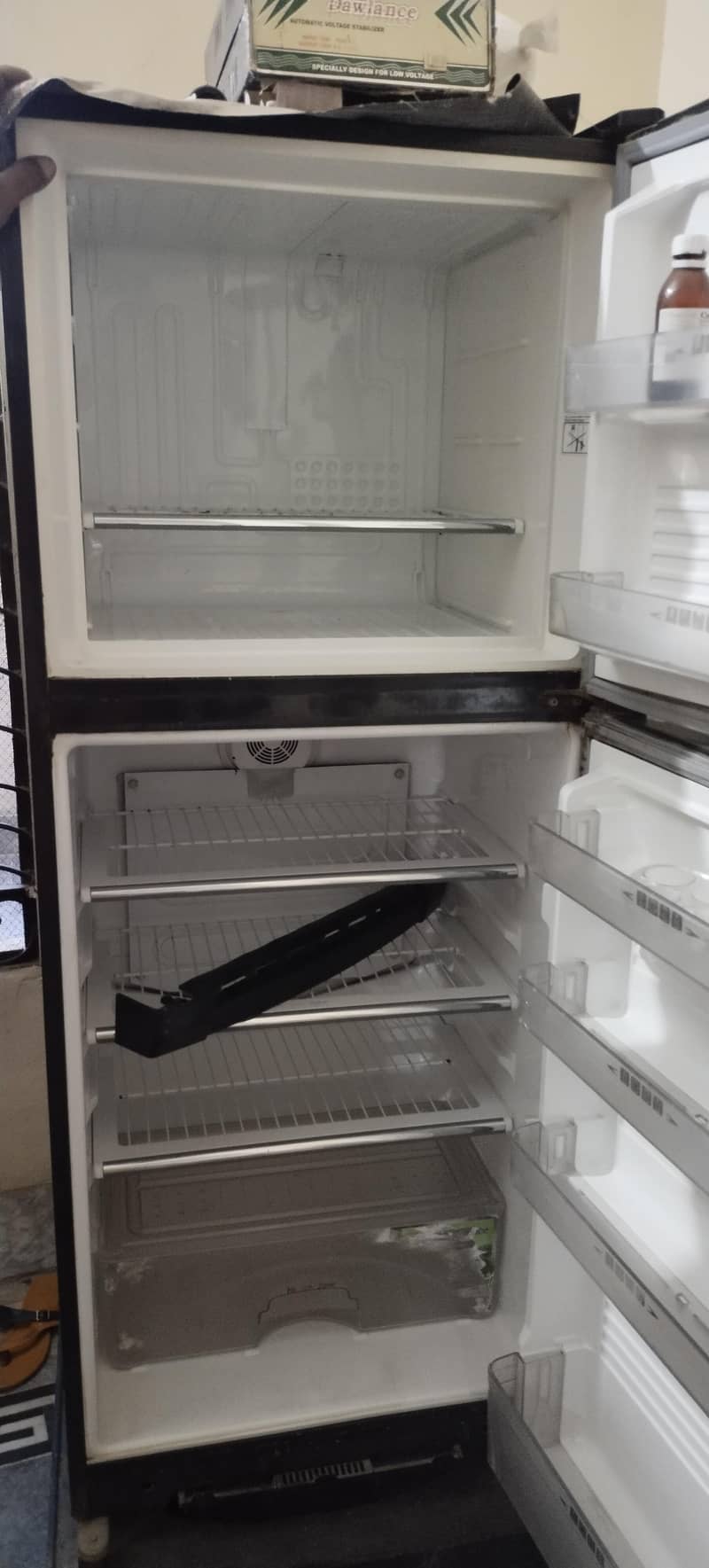 صرف گیس ڈلوانی ہے اور فریج چالو 1