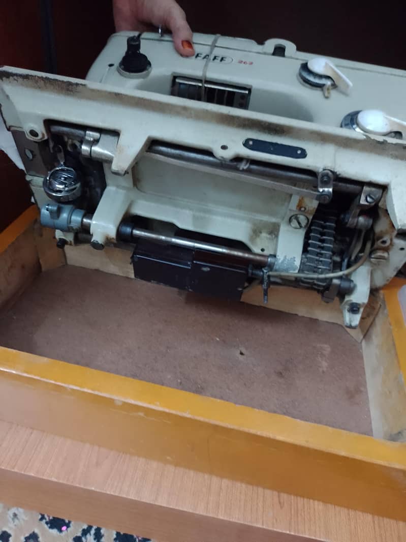 Sewing machine + piko machine+ zigzag machine 1