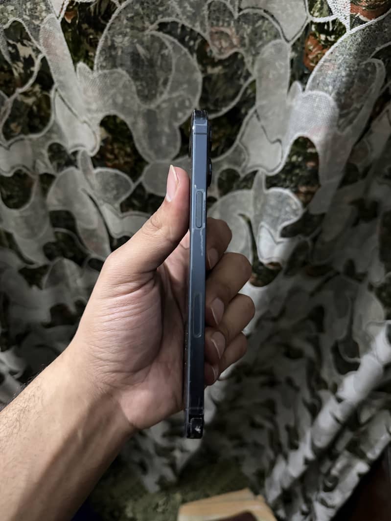 iPhone 0