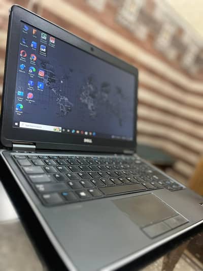 Dell Latitude E7240 slim laptop