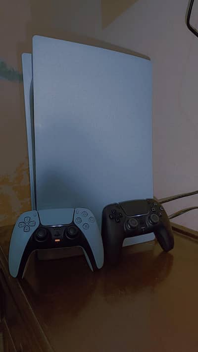 PS 5 WITH 2 CONTROLER