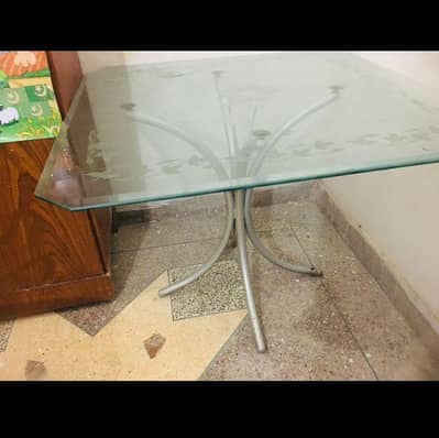 urgently selling this dining table. . .