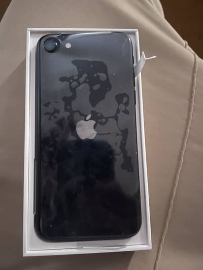 IPhone SE3. Box open