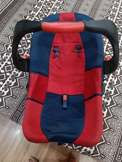 car seater