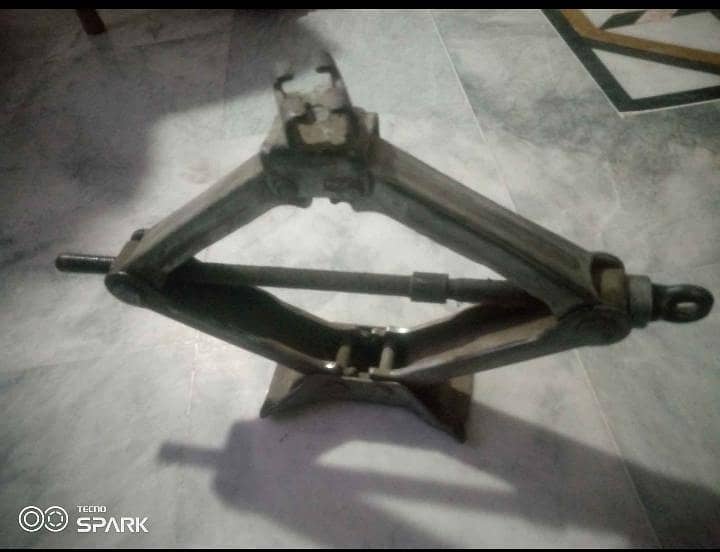 Car Jack 1