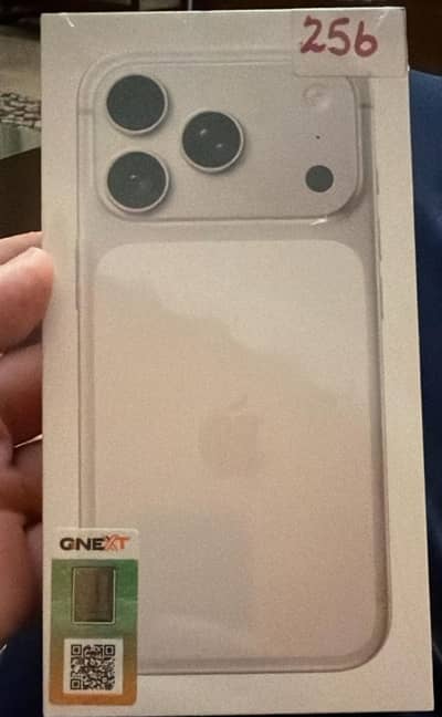 17 pro  256gb Brend new. non active  silver 256