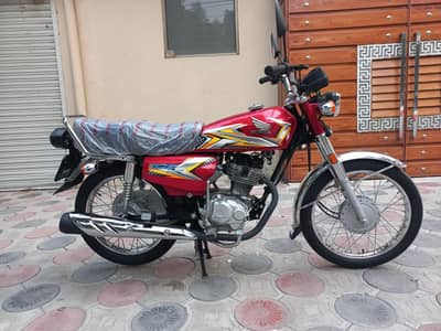 Honda Cg 125 2025 model 5800 km used only like new bike 1st owner